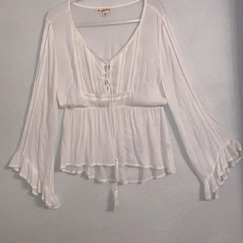 Magnolia Boutique White Rayon Boho Blouse Flare Sleeve Size M